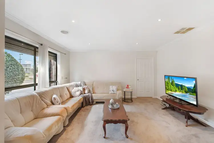 Seventh view of Homely house listing, 27 Omarama Way, Taylors Hill VIC 3037