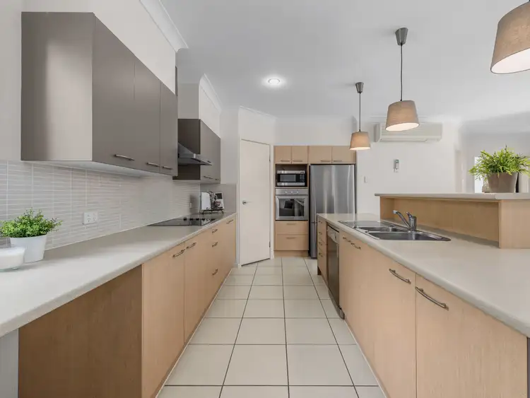 Sixth view of Homely house listing, 8 Wanaka Place, Mcdowall QLD 4053