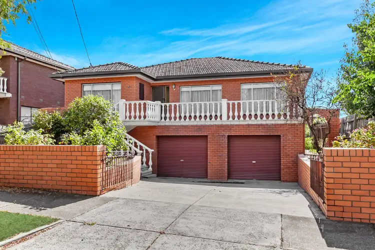 8 Manoel Avenue, Reservoir VIC 3073