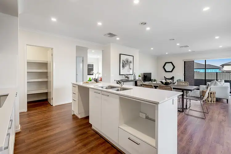 Fifth view of Homely house listing, 4 Roebling Street, Craigieburn VIC 3064