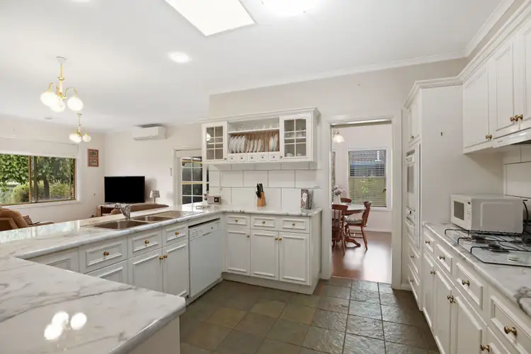 Fifth view of Homely house listing, 6 Jade Close, Mount Gambier SA 5290