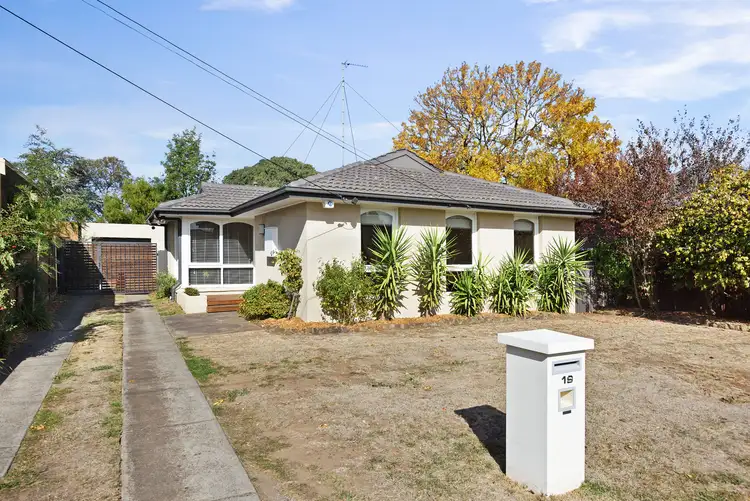 19 Edgar Street, Wendouree VIC 3355