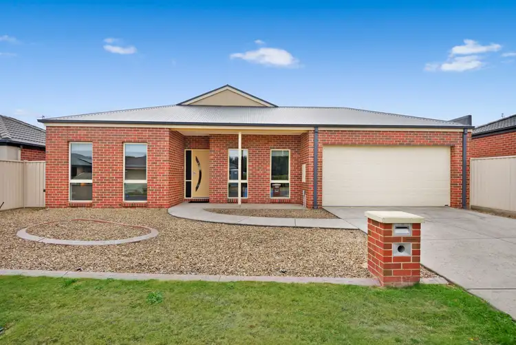 19 Tulloch Rise, Canadian VIC 3350