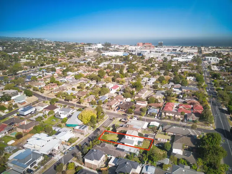 8 Silas Avenue, Frankston VIC 3199