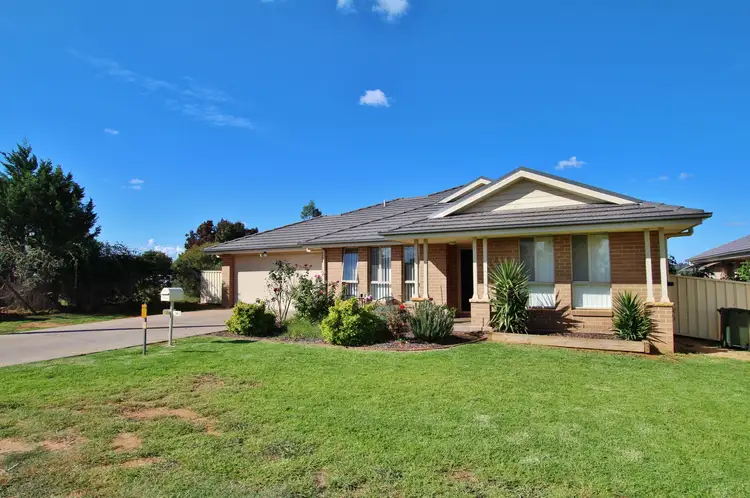 76 Hills Street, Young NSW 2594