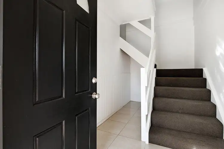 Second view of Homely house listing, 7 Yarran Drive, Ashmore QLD 4214