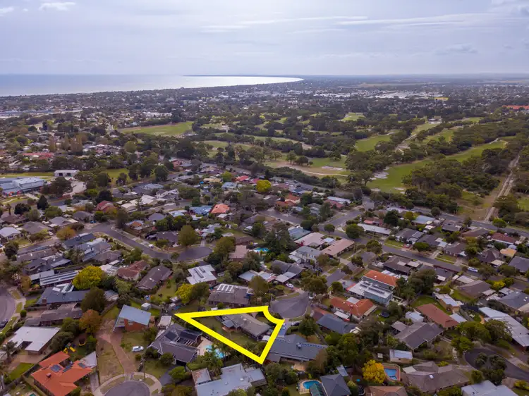 Second view of Homely house listing, 7 Savannah Court, Frankston VIC 3199