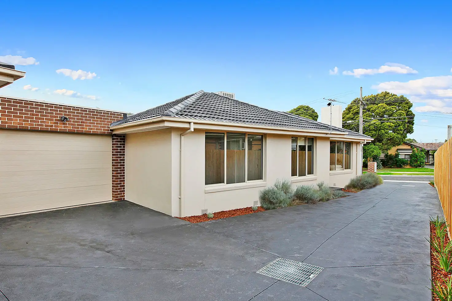 Main view of Homely unit listing, 1/13 Lantana Avenue, Thomastown VIC 3074