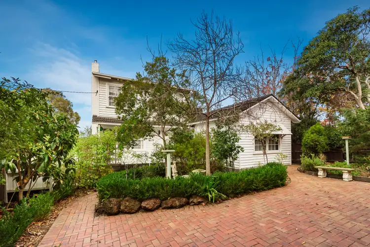 11 Erskine Road, Macleod VIC 3085