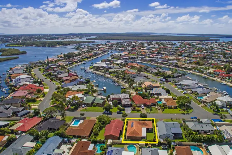 34 Tradewinds Avenue, Paradise Point QLD 4216