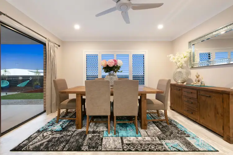 Fifth view of Homely house listing, 8 Southview Crescent, Carindale QLD 4152