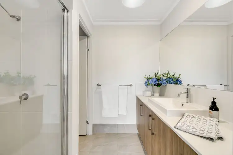 Fifth view of Homely unit listing, 1 & 2/6 Bootes Street, Kearneys Spring QLD 4350