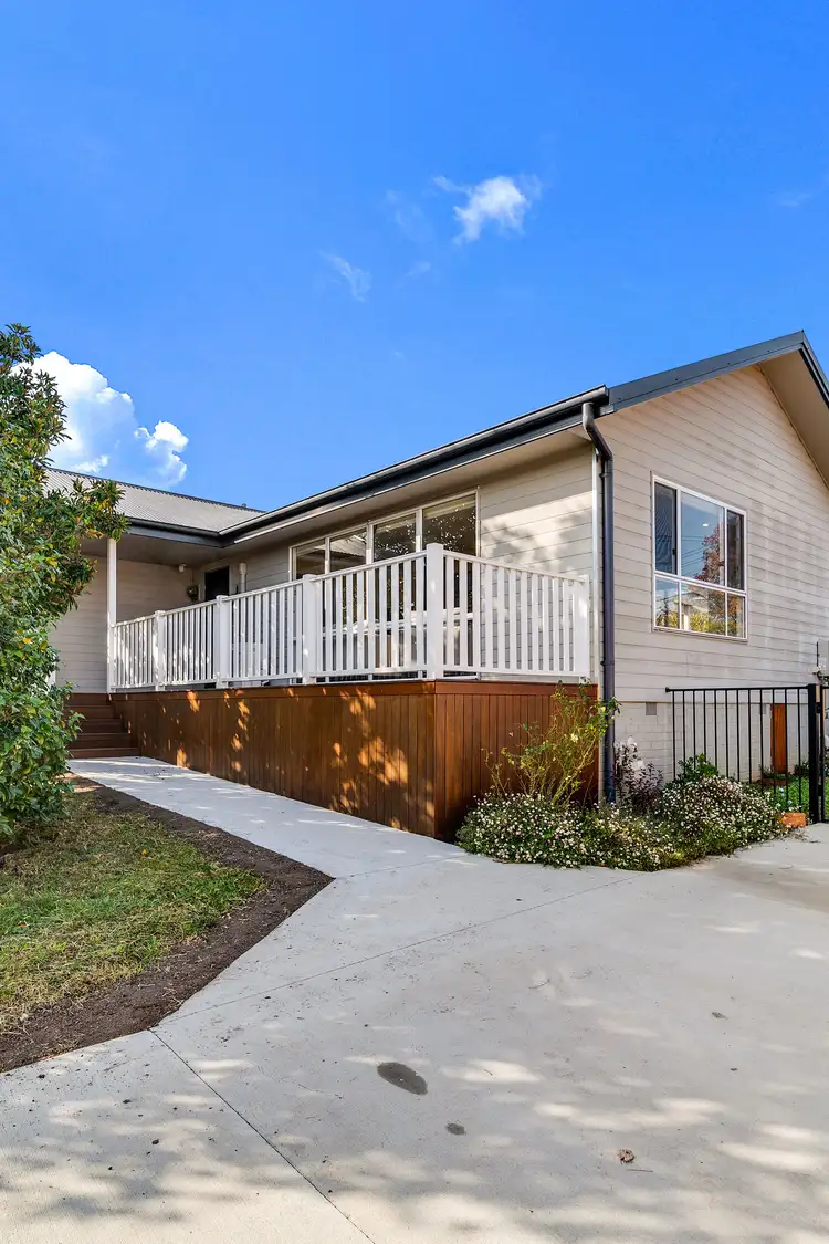 10 Narambi Street, Narrabundah ACT 2604
