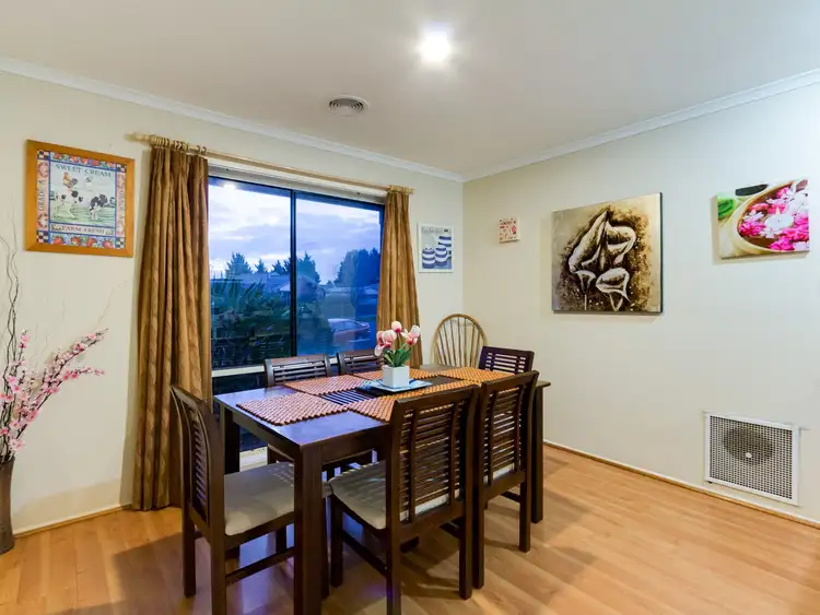 Fifth view of Homely house listing, 18 Temby Close, Endeavour Hills VIC 3802