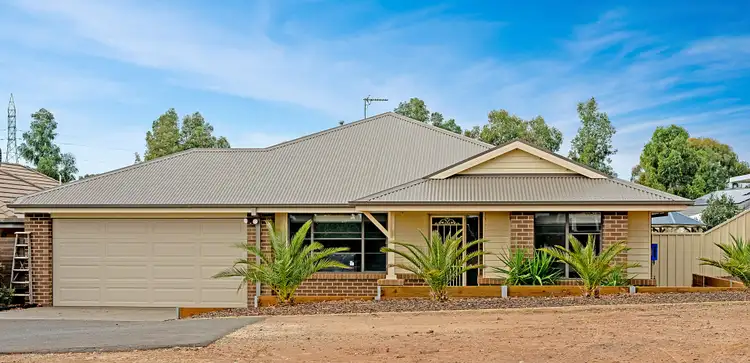 14 Marita Drive, Maiden Gully VIC 3551