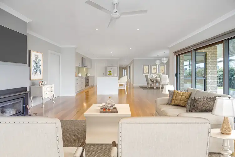 29 Crestwood Drive, Rosebud VIC 3939