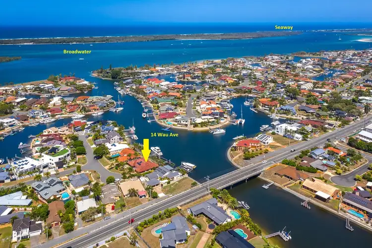 14 Wau Avenue, Runaway Bay QLD 4216