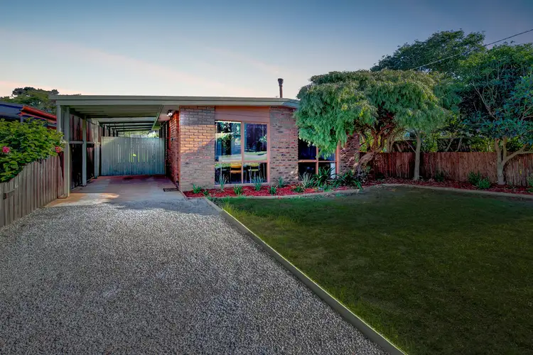206 Ninth Avenue, Rosebud VIC 3939