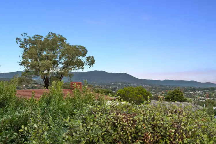 Second view of Homely house listing, 2 Kinarra Court, Mooroolbark VIC 3138