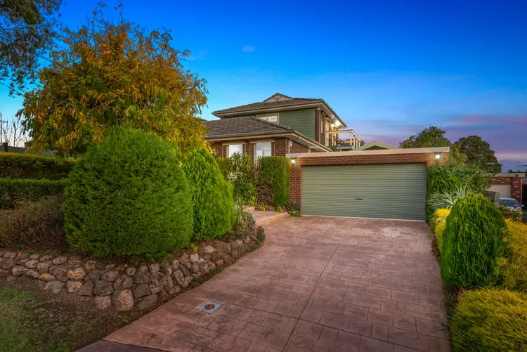 Fifth view of Homely house listing, 2 Kinarra Court, Mooroolbark VIC 3138