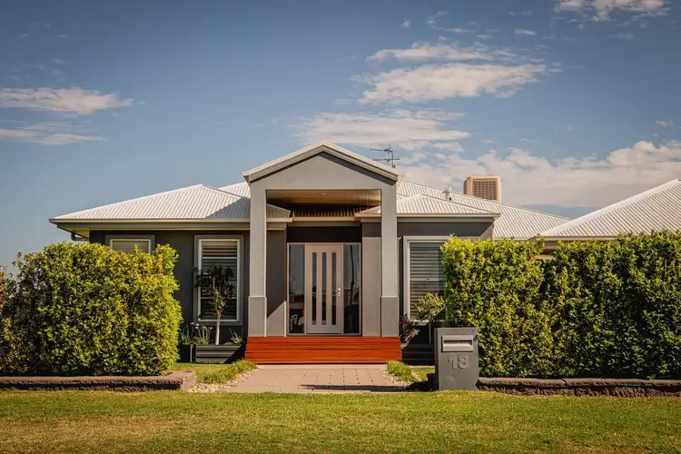 18 Beetson Drive, Roma QLD 4455