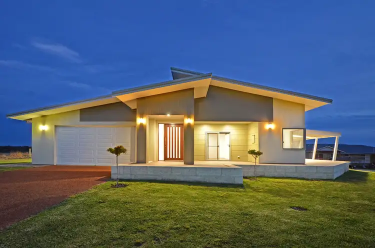 61 Beaufortia Gardens, Denmark WA 6333