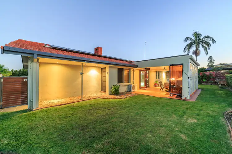 8 Atlas Crescent, Benowa QLD 4217