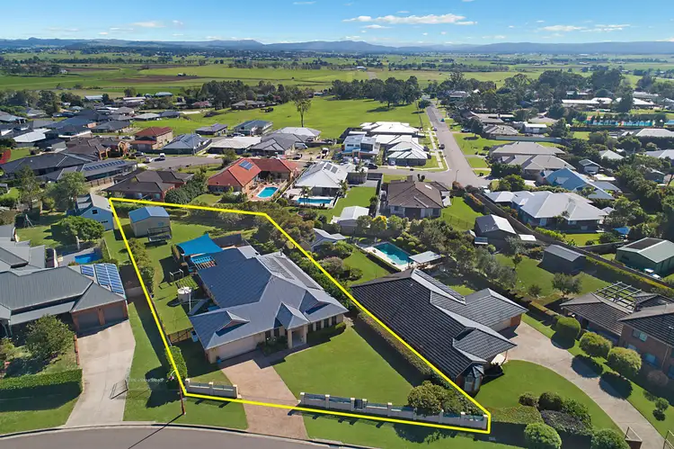 82 Canterbury Drive, Raworth NSW 2321