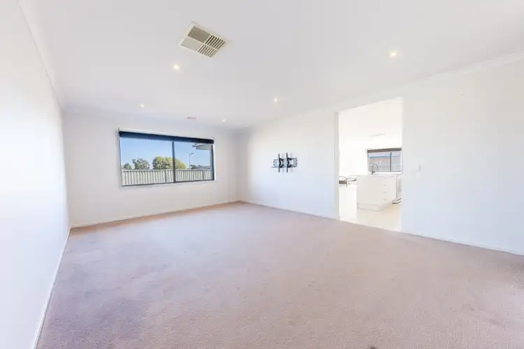 Fifth view of Homely house listing, 6 Adoni Green, Yarrawonga VIC 3730