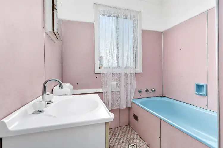 Fifth view of Homely house listing, 15 Central Avenue, Oak Flats NSW 2529