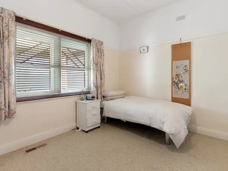 Fifth view of Homely house listing, 5 The Avenue, Seymour VIC 3660