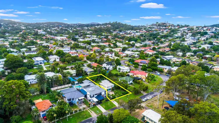 9 Monaco Street, Holland Park West QLD 4121