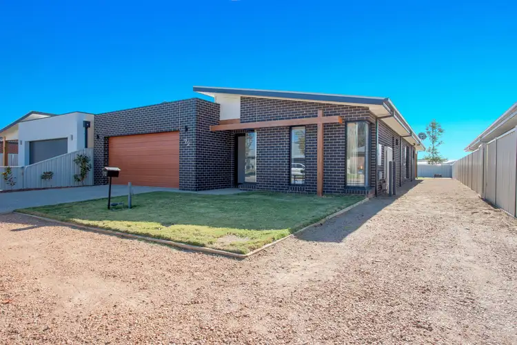 72 Zorro Drive, Yarrawonga VIC 3730