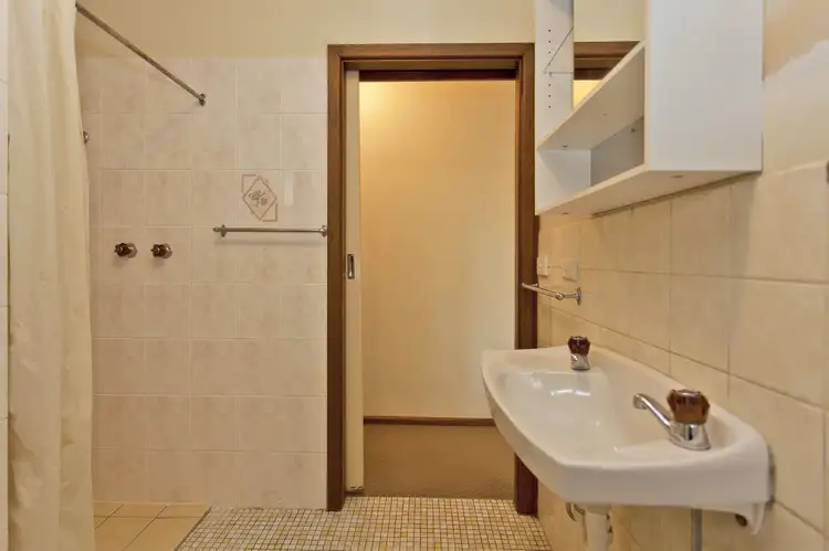 Fifth view of Homely block of units listing, 2-4/462 Parnall Street, Lavington NSW 2641
