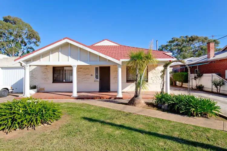 10 Olveston Avenue, Beverley SA 5009