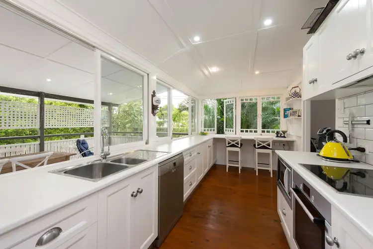 240 Long Street East, Graceville QLD 4075