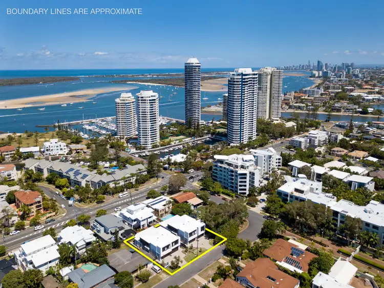 2/8 Lee Road, Runaway Bay QLD 4216