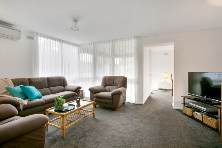 Second view of Homely house listing, 7 Lefevre Court, Frankston VIC 3199