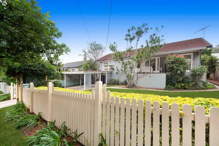 62 Binya Street, Holland Park QLD 4121