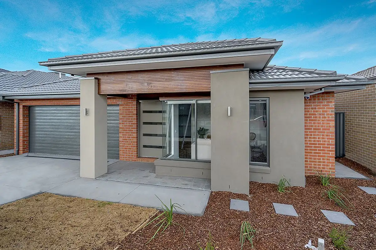 Main view of Homely house listing, 11 Marara Street, Craigieburn, Craigieburn VIC 3064