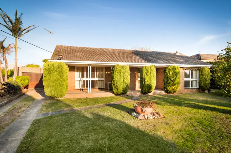 Second view of Homely house listing, 4 Kirra Court, Pakenham VIC 3810