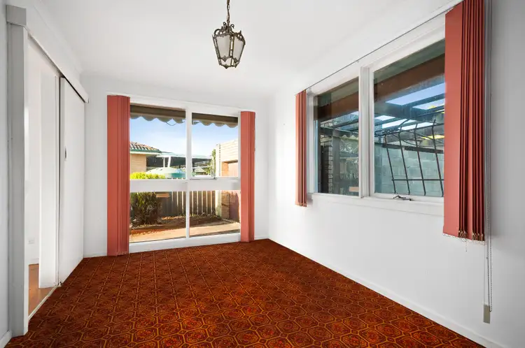 Fifth view of Homely house listing, 4 Kirra Court, Pakenham VIC 3810
