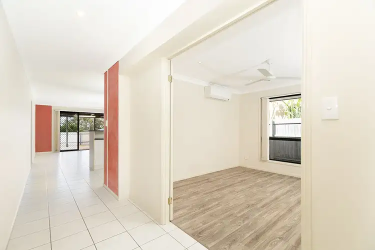 Fifth view of Homely house listing, 2 Selkirk Close, Oxley QLD 4075