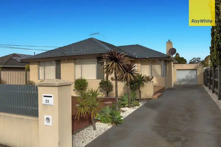 33 Swansea Parade, St Albans VIC 3021