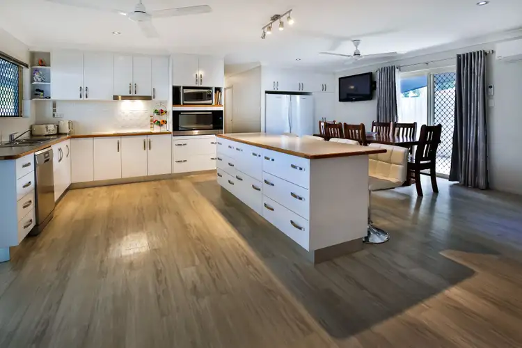 7 Barnaby Court, Burdell QLD 4818