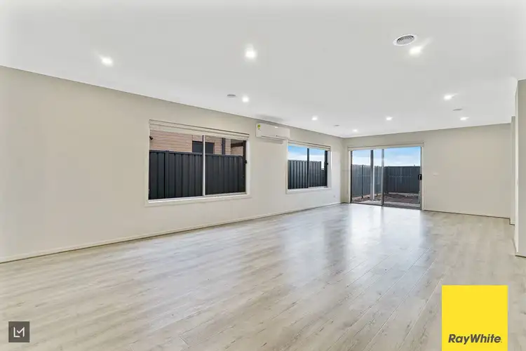 Seventh view of Homely house listing, 8 Abbeygate Drive, Werribee VIC 3030