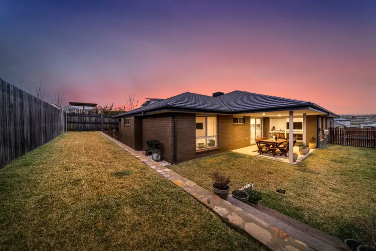 6 Redshaw Street, Coombs ACT 2611