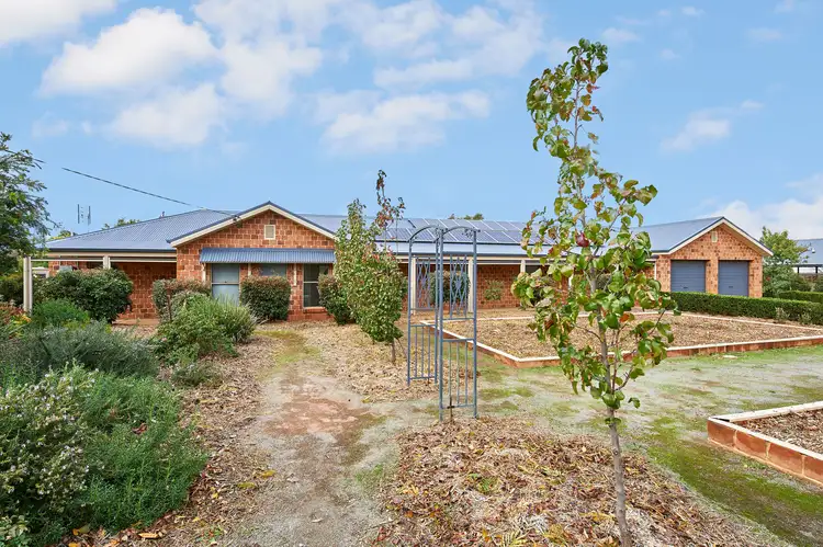31 Orr Street, Coolamon NSW 2701