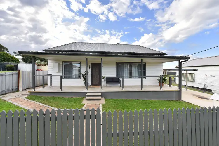 11 Maitland Street, Abermain NSW 2326