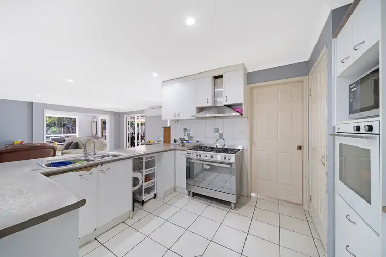 Fifth view of Homely house listing, 2 Whistler Close, Heritage Park QLD 4118
